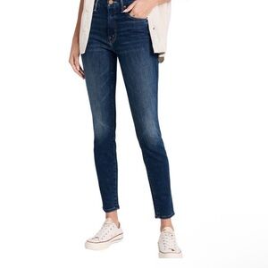 MOTHER Skinny Jeans in Dark Blue Wash